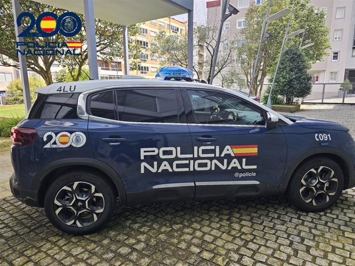 Coche patrulla de la Policía Nacional en Vigo.