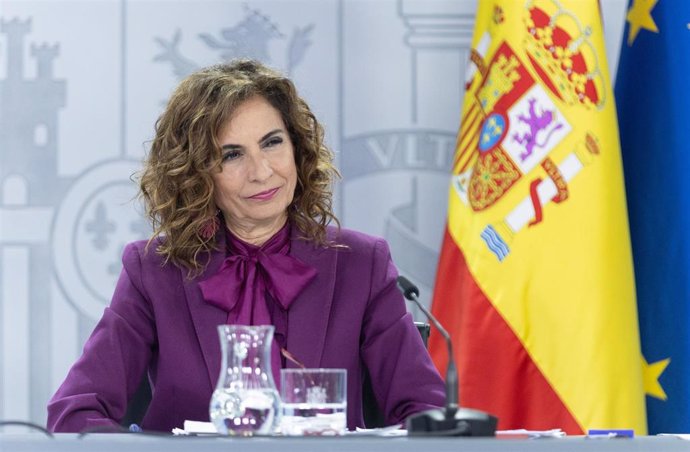 La vicepresidenta cuarta y ministra de Hacienda, María Jesús Montero, durante una rueda de prensa posterior al Consejo de Ministros, en el Palacio de La Moncloa, a 4 de junio de 2024, en Madrid (España). El Gobierno, a propuesta del Ministerio de Juventud