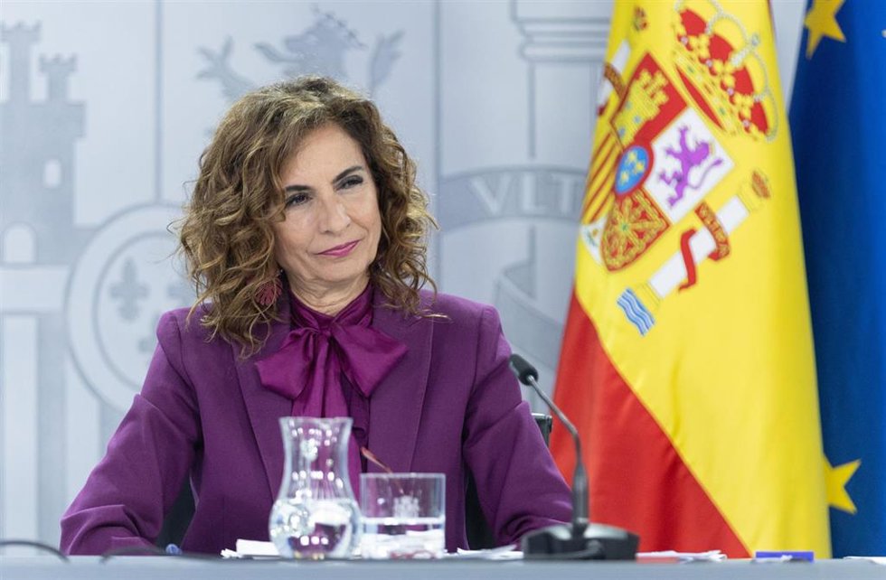 La vicepresidenta cuarta y ministra de Hacienda, María Jesús Montero, durante una rueda de prensa posterior al Consejo de Ministros, en el Palacio de La Moncloa, a 4 de junio de 2024, en Madrid (España). El Gobierno, a propuesta del Ministerio de Juvent