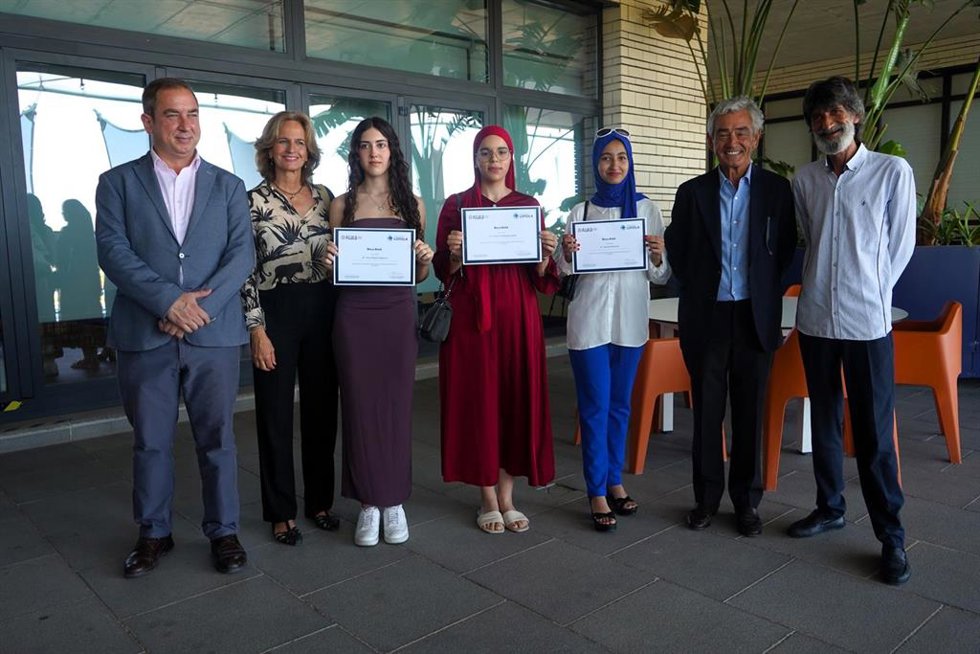 Estudiantes beneficiadas con la Beca Loyola-Alalá.