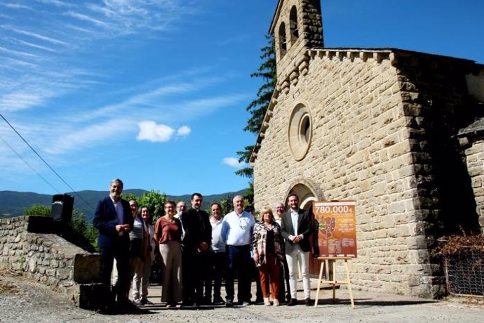 Firma del convenio de patrimonio eclesiástico en Caldearenas.