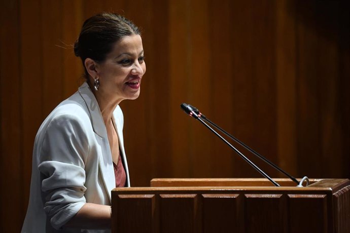 La ministra de Juventud e Infancia, Sira Rego, interviene durante el acto ‘Hacia una Prestación Universal por Crianza' en el Ministerio de Derechos Sociales, Consumo y Agenda 2030, a 18 de junio de 2024, en Madrid (España). El Ministerio de Derechos Socia