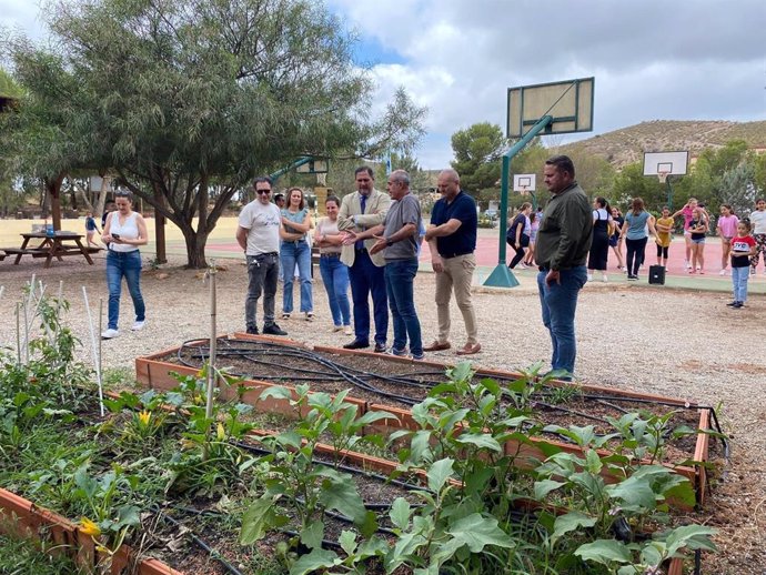 El delegado territorial de Desarrollo Educativo, Francisco Alonso, visita el CEIP Nuestra Señora del Rosario.