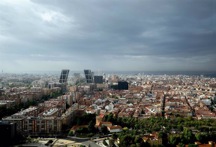 Archivo - Vista de Plaza de Castilla desde el IE Tower de Madrid, a 17 de octubre de 2022, en Madrid (España). 