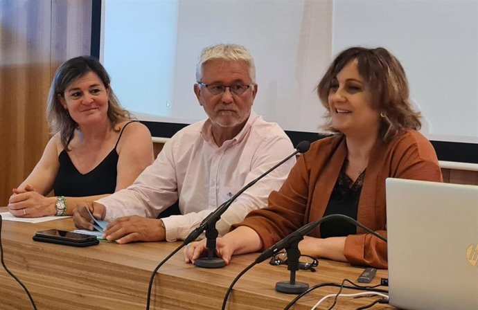 La consellera de Presidencia y Administraciones Públicas, Antónia Maria Estarellas, en la reunión en la Felib