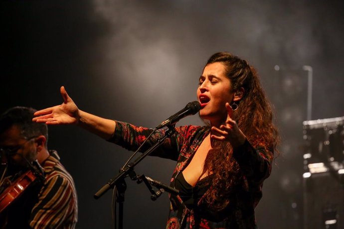 Archivo - La cantante Silvia Pérez Cruz, durante un concierto en el Teatro Circo Price, en Madrid (España), a 26 de enero de 2021