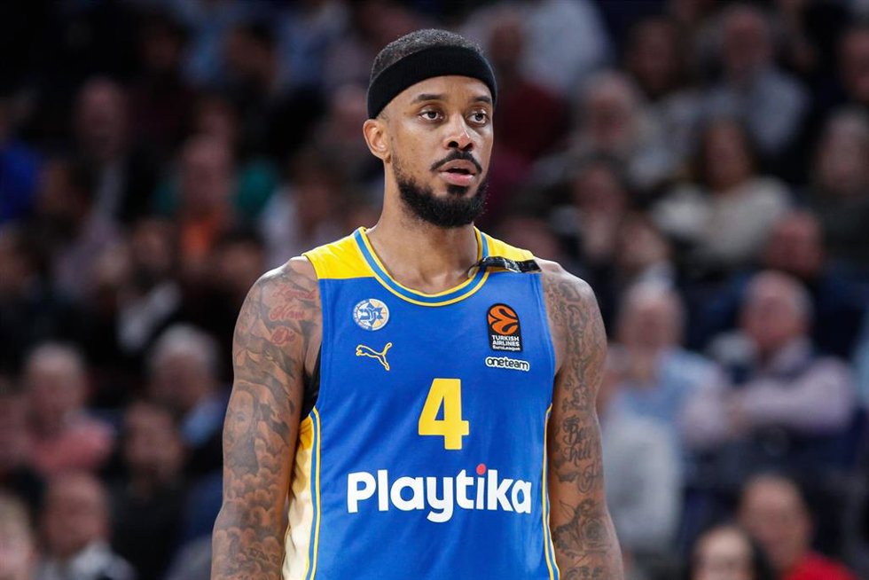 Archivo - Lorenzo Brown en un partido con el Maccabi Tel Aviv