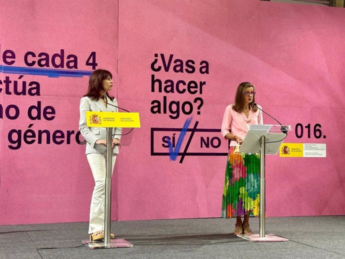 La ministra de Igualdad, Ana Redondo, y la Delegada del Gobierno contra la Violencia de Género, Carmen Martínez, en la presentación de la campaña.