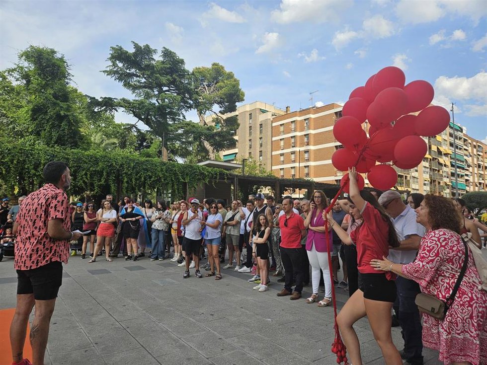Paseo reivindicativo en Guadalajara con motivo del Día del Orgullo LGTBI.