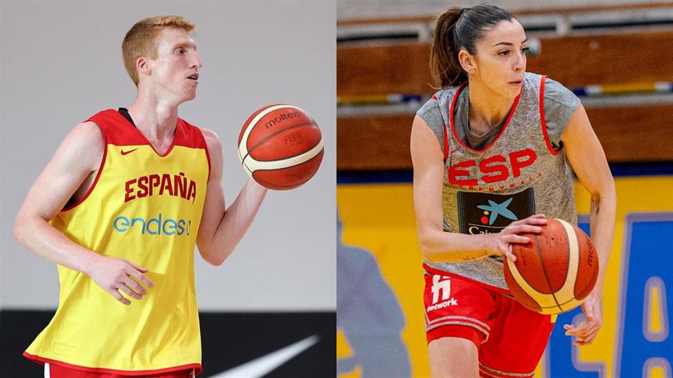 Los jugadores Alberto Díaz y Mariona Ortiz, con la selección española de baloncesto.