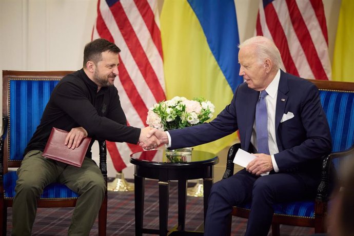 Volodimir Zelenski y Joe Biden.