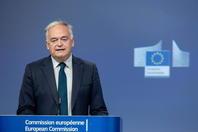 El vicesecretario de Institucional del PP, Esteban González Pons, durante una comparecencia tras la firma del acuerdo para la renovación del CGPJ, en el Parlamento Europeo, a 25 de junio de 2024, en Bruselas (Bélgica). 