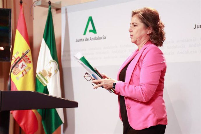 La consejera de Salud y Consumo, Catalina García, interviene en la rueda de prensa posterior a una reunión del Consejo de Gobierno. (Foto de archivo).