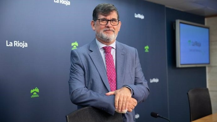 El director general de Empresa, Energías e Internacionalización, Amadeo Lázaro, presenta la oferta formativa de Think TIC para 2024