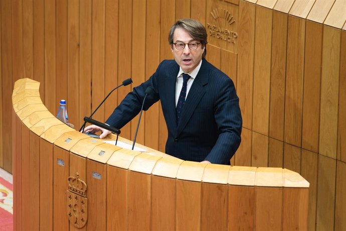 Archivo - El conselleiro de Facenda, Miguel Corgos, en el Parlamento gallego
