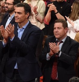 Archivo - Pedro Sánchez y Emiliano García-Page.