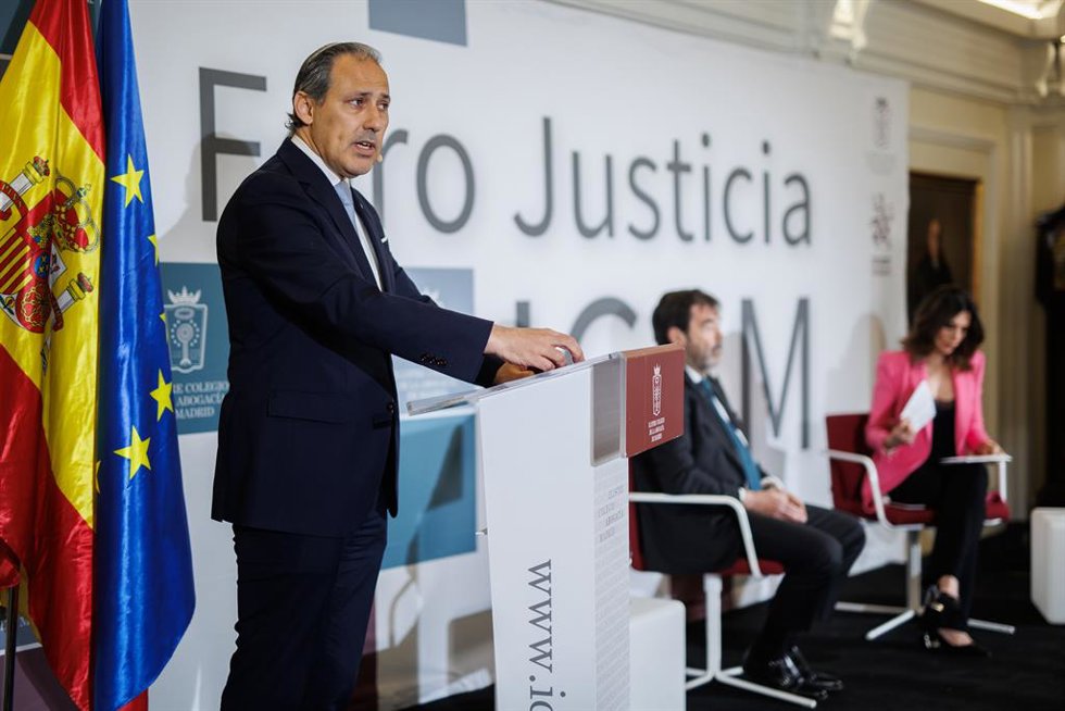 Archivo - El Decano del ICAM, Eugenio Ribón (i), participa en los desayunos jurídicos del Colegio de la Abogacía de Madrid, en la ICAM, a 16 de mayo de 2024, en Madrid (España). Bajo el título CGPJ, una reforma inaplazable, el Colegio de la Abogacía d