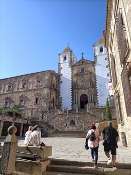 Archivo - Plaza de San Jorge, donde se clausura el Festival de Teatro de Cáceres con una cena benéfica este viernes