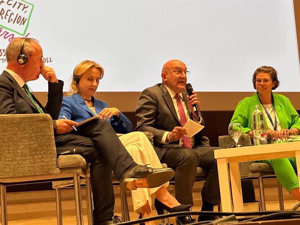 El alcalde de Valladolid, durante su intervención en la mesa redonda en el encuentro de la misión Ciudades Climáticamente Neutras.