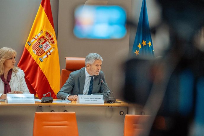 La subsecretaria del Ministerio del Interior, Susana Crisóstomo Sanz, y el ministro del Interior, Fernando Grande-Marlaska, durante una rueda de prensa en la DGT