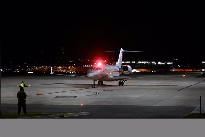 26 June 2024, Australia, Canberra: A plane carrying WikiLeaks founder Julian Assange arrives at Canberra Airport. Photo: Lukas Coch/AAP/dpa