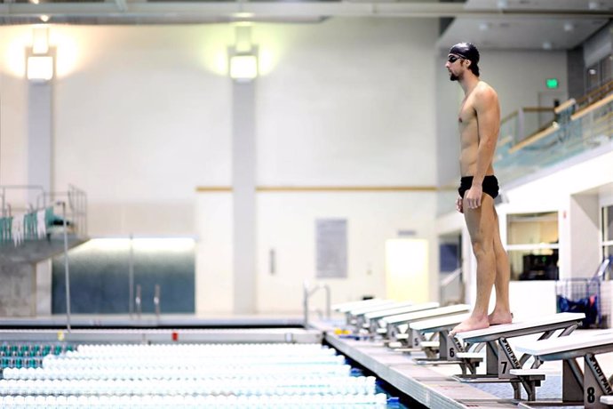 Archivo - Michael Phelps, en una piscina.