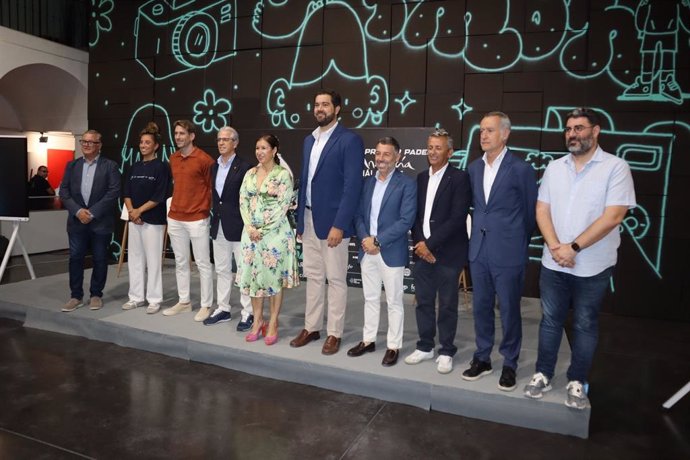 La delegada de Turismo y Deporte de la Junta, Gemma del Corral; el diputado provincial de Deportes, Juan Rosas; el concejal de Deportes de Málaga, Borja Vivas y representantes de la organización y las federaciones en la presentación del torneo.