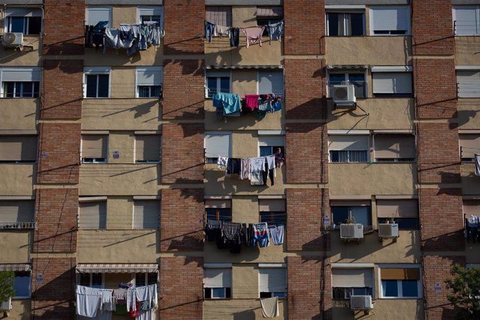 Archivo - Edificios del barrio de Ciutat Meridiana, una de las zonas donde se actuará en el Pla de Barris 2025-28 del Ayuntamiento.