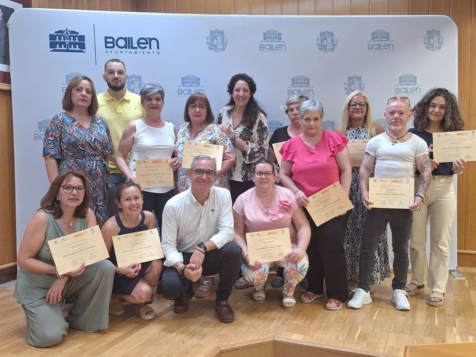 Entrega de diplomas de una de las actividades formativas.