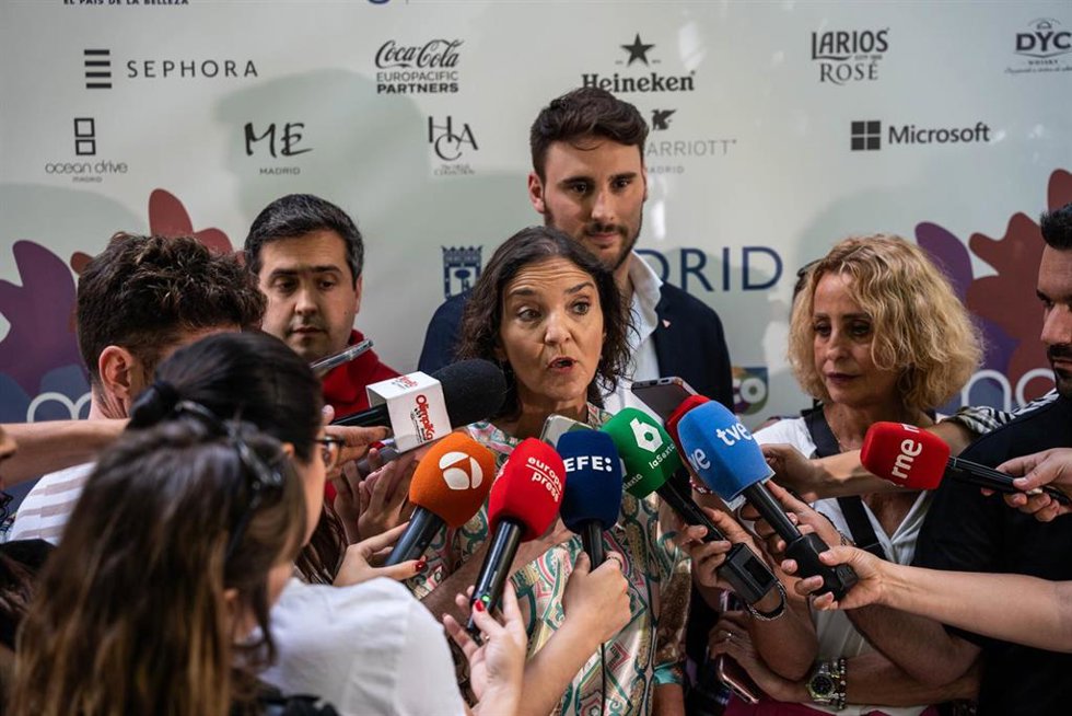 La portavoz del PSOE en el Ayuntamiento de Madrid, Reyes Maroto, atiende a medios a su llegada a la presentación de la programación oficial de MADO 2024, en el Museo Nacional Thyssen-Bornemisza, a 26 de junio de 2024