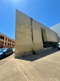 Queman la bandera Lgtbi desplegada en el Auditori de Alcúdia