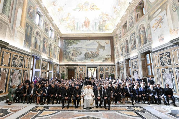 June 14, 2024, CittA  Del Vaticano: Papa Francesco durante l'incontro con un centinaio di comici nella Sala Clementina prima di partire per il G7 in Puglia, Citta' del Vaticano, 14 giugno 2024. //.An image provided by Vatican Media shows Pope Francis gree