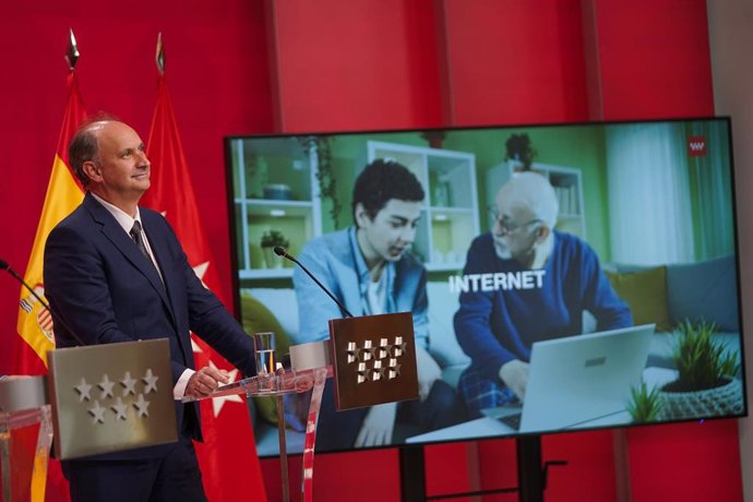 El consejero de Digitalización, Miguel López-Valverde, en rueda de prensa.