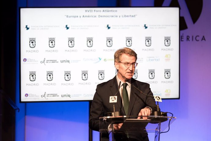 El presidente del PP, Alberto Núñez Feijóo, durante la 17 edición del Foro Atlántico de Madrid, en la Casa de América, a 26 de junio de 2024, en Madrid (España). El foro está organizado por la Fundación Internacional para la Libertad (FIL) y en él se dan 