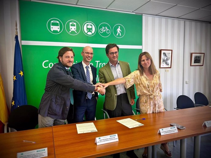 Acuerdo entre el Consorcio de Transporte Metropolitano de Almería y el Ayuntamiento de El Ejido.