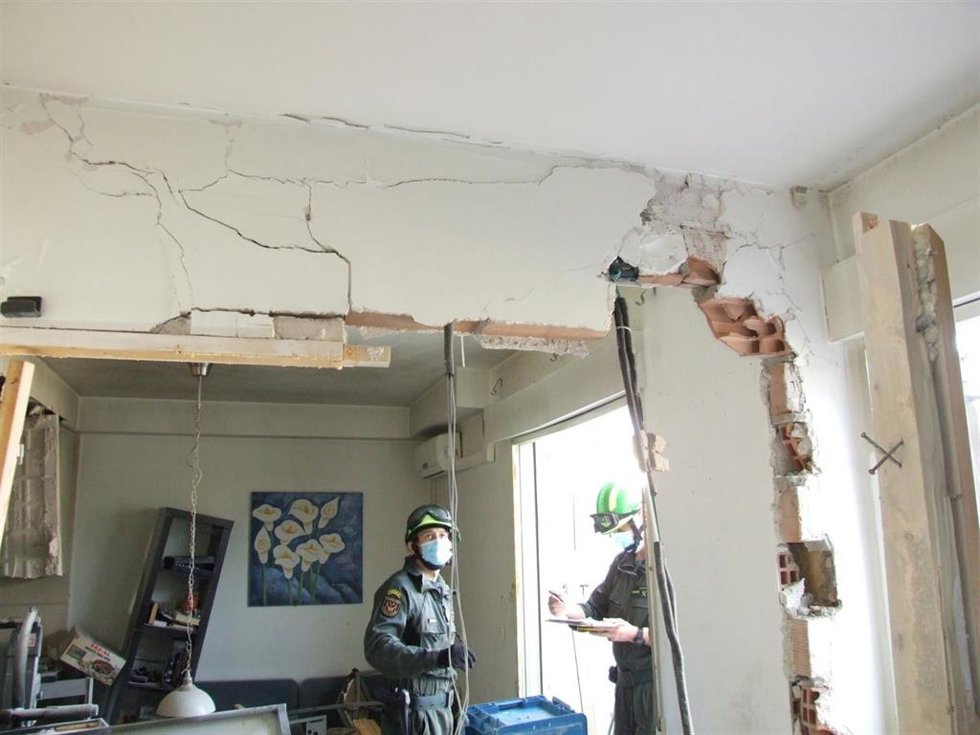 Archivo - Imagen de archivo de una vivienda afectada por una explosión cuando se manipulaba gas butano para extraer aceite de hachís.