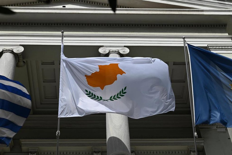Archivo - Imagen de archivo de una bandera de Chipre. 