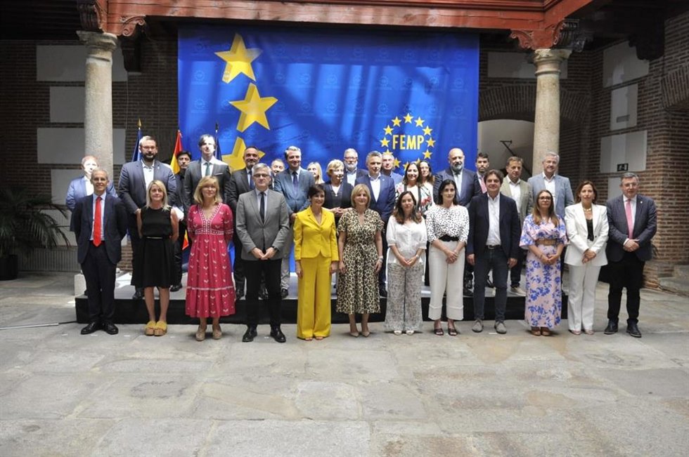 Reunión de la FEMP con la ministra Isabel Rodríguez.