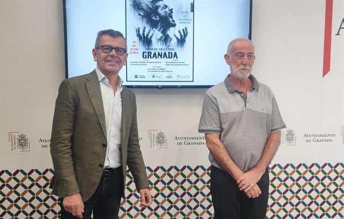 El concejal de Cultura de Granada, Juan Ramón Ferreira, ha presentado, junto al presidente de la Peña La Platería, Víctor Vázquez, una prueba selectiva del Festival de Cante de las Minas