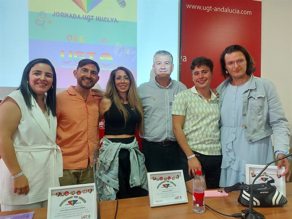 Celebración de la Jornada 'Diversidad sin límites' en la sede de UGT Huelva.
