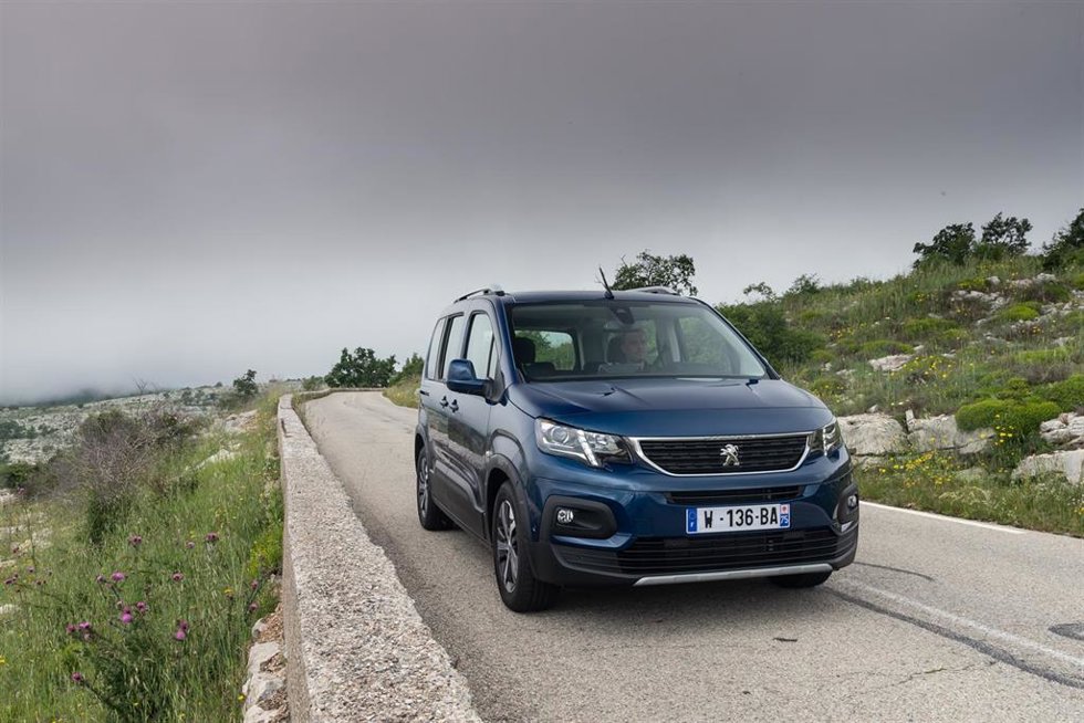 Archivo - Arquivo - Peugeot Rifter que se produce en Stellantis Vigo. 