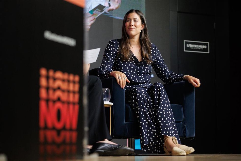 La tenista Garbiñe Muguruza interviene durante la segunda jornada de la sexta edición de Santander WomenNOW 2024, en el Auditorio El Beatriz de Madrid, a 20 de junio de 2024, en Madrid (España). Consolidado como el congreso sobre liderazgo femenino más