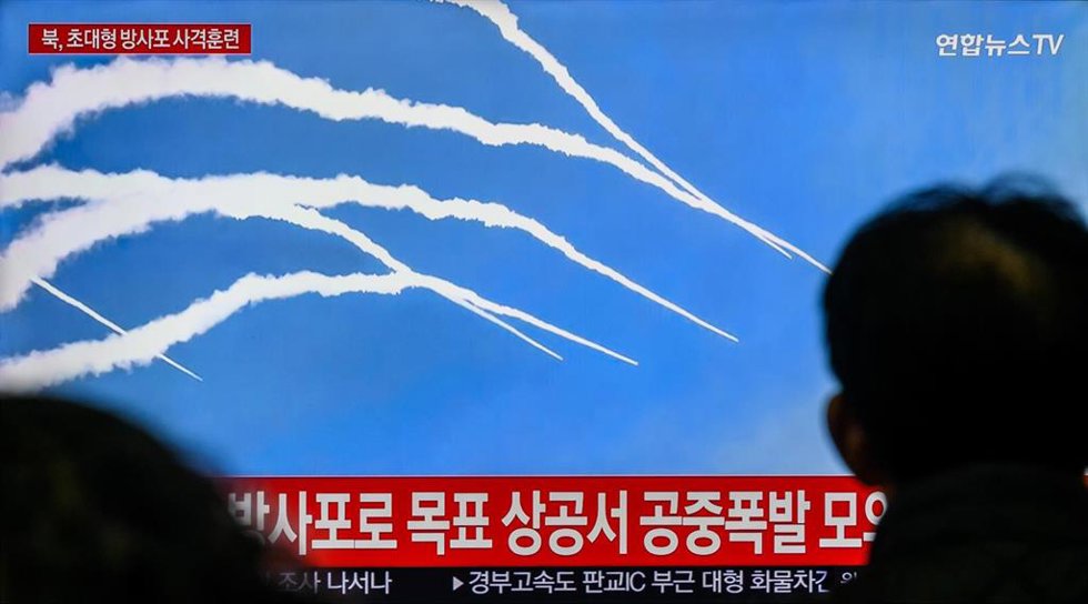Archivo - Lanzamiento de misiles por parte de Corea del Norte