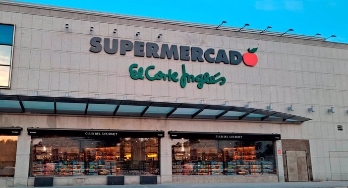 Supermercado El Corte Inglés a pie de calle