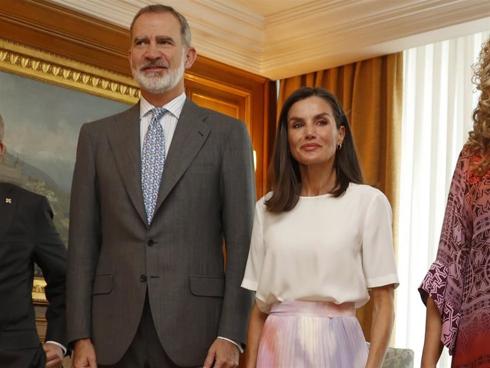 Los Reyes reciben en el Palacio de la Zarzuela al presidente de la Motion Picture Association, Charles H. Rivkin