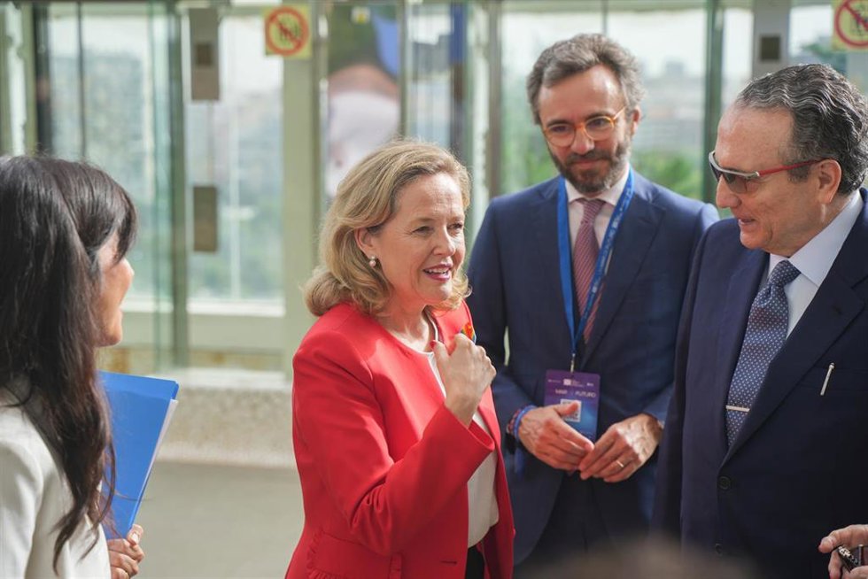 La presidenta del Banco Europeo de Inversines, Nadia Calviño, en el Foro Económico y Social del Mediterráneo