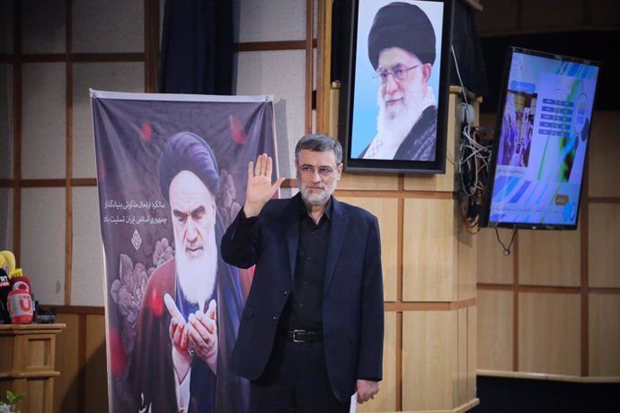 June 3, 2024, Tehran, Iran: Iranian conservative politician, ENT surgeon, and the current Vice President of Iran and head of the Foundation of Martyrs and Veterans Affairs AMIR-HOSSEIN GHAZIZADEH HASHEMI , waves after he registers for candidacy on the las