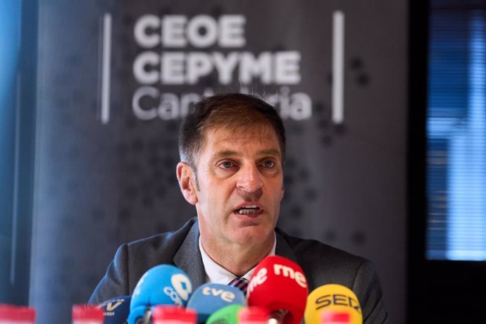 Archivo - El presidente de CEOE-Cepyme Cantabria, Enrique Conde