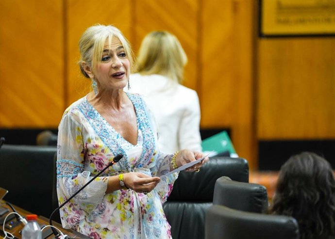 La Consejera De Desarrollo Educativo Y Formación Profesional, Patricia Del Pozo, En El Pleno Del Parlamento Andaluz.