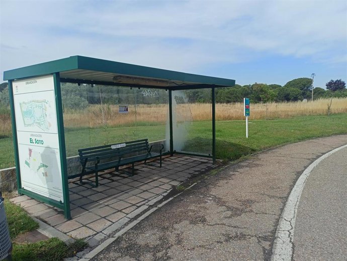 CCD en Aldeamayor pide a la Junta trasladar la parada de bus desde la N-601 a la Avenida de Las Navas.